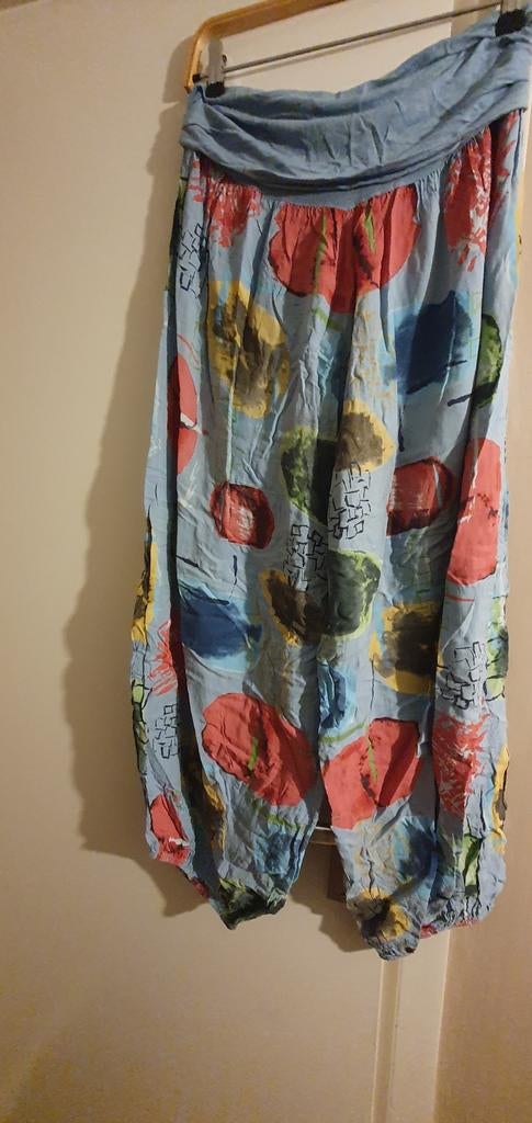 Zomerse harembroek met kleurrijke print, Maat 38/40 (M), Blauw, Ophalen of Verzenden, Onbekend