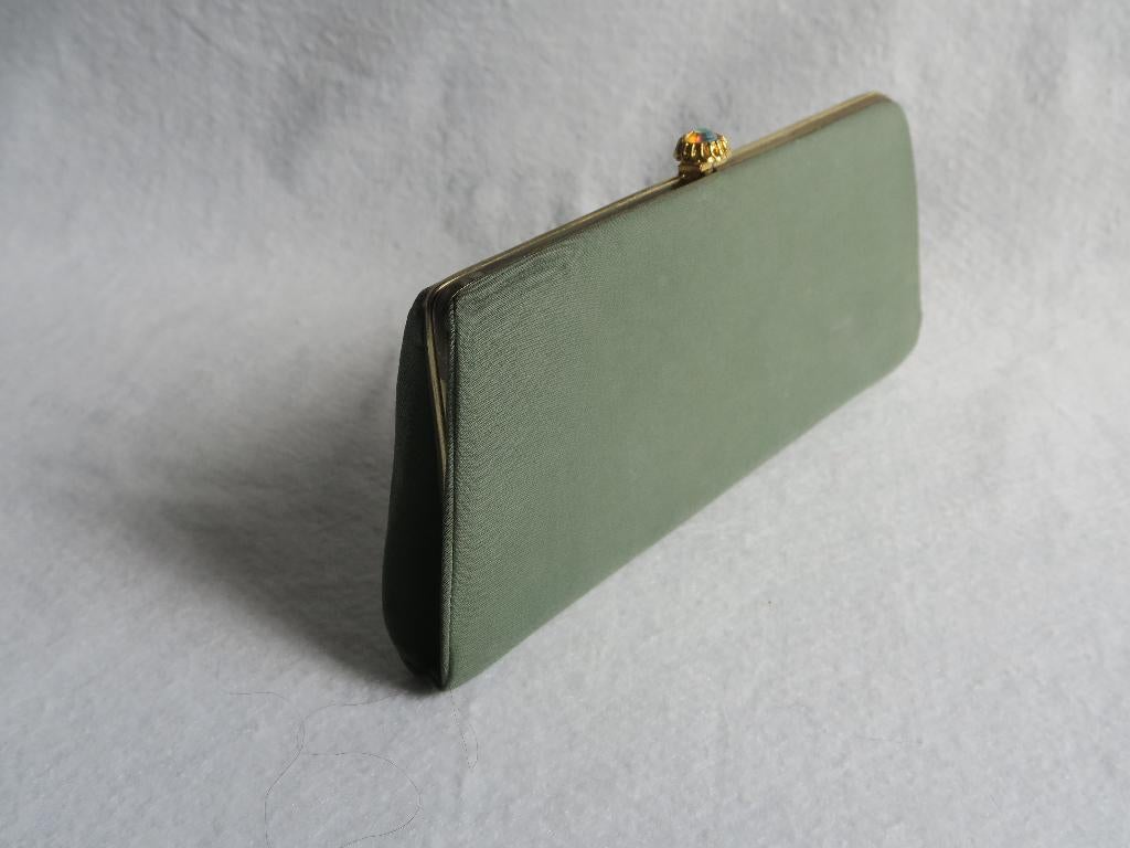 vintage groene clutch / avondtas met gouden ketting, Ophalen of Verzenden, Gebruikt, Groen, Avondtasje