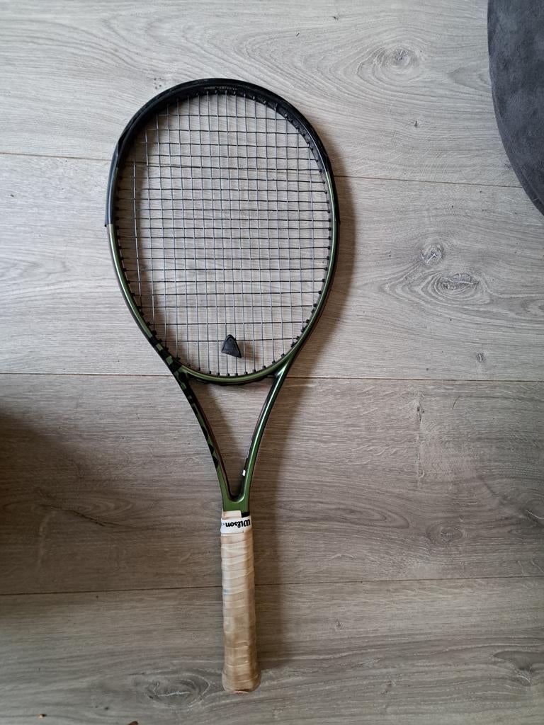 Wilson Blade V8 98 18 x 20 grip 2, Sport en Fitness, Tennis, Ophalen, Zo goed als nieuw, Racket, Wilson