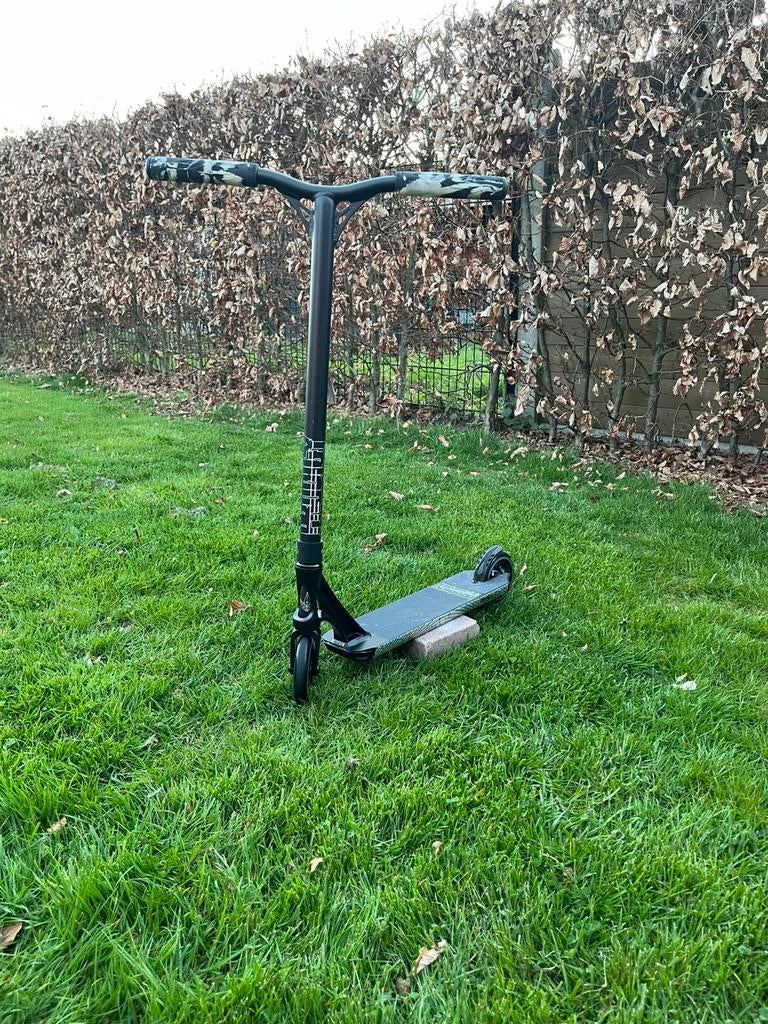 Prodigy s9 +root industrie R2 handvaten, Fietsen en Brommers, Steps, Zo goed als nieuw, Gewone step, Ophalen