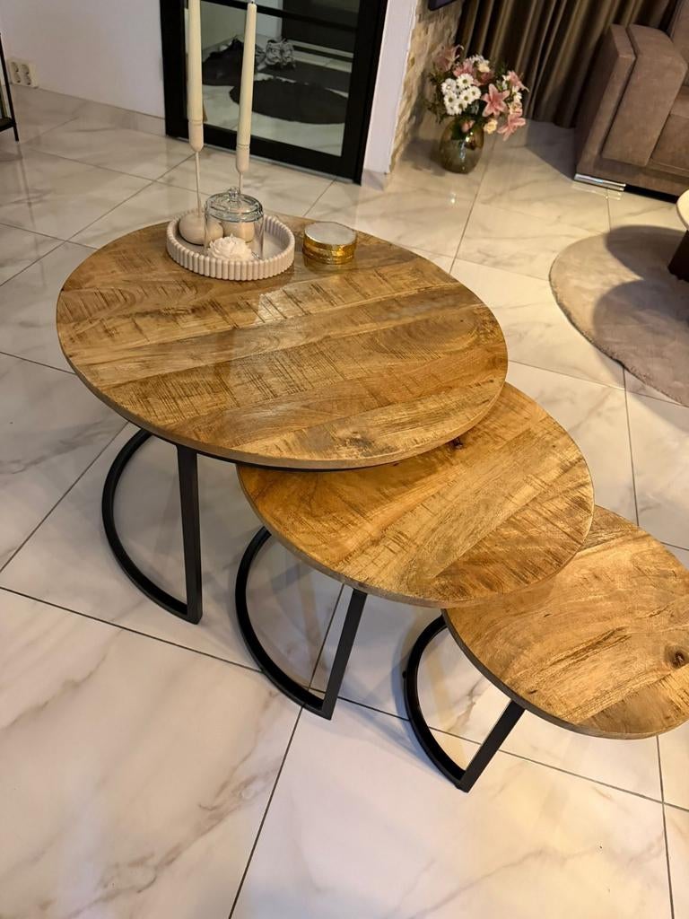 Set van 3 ronde salontafels, Ophalen