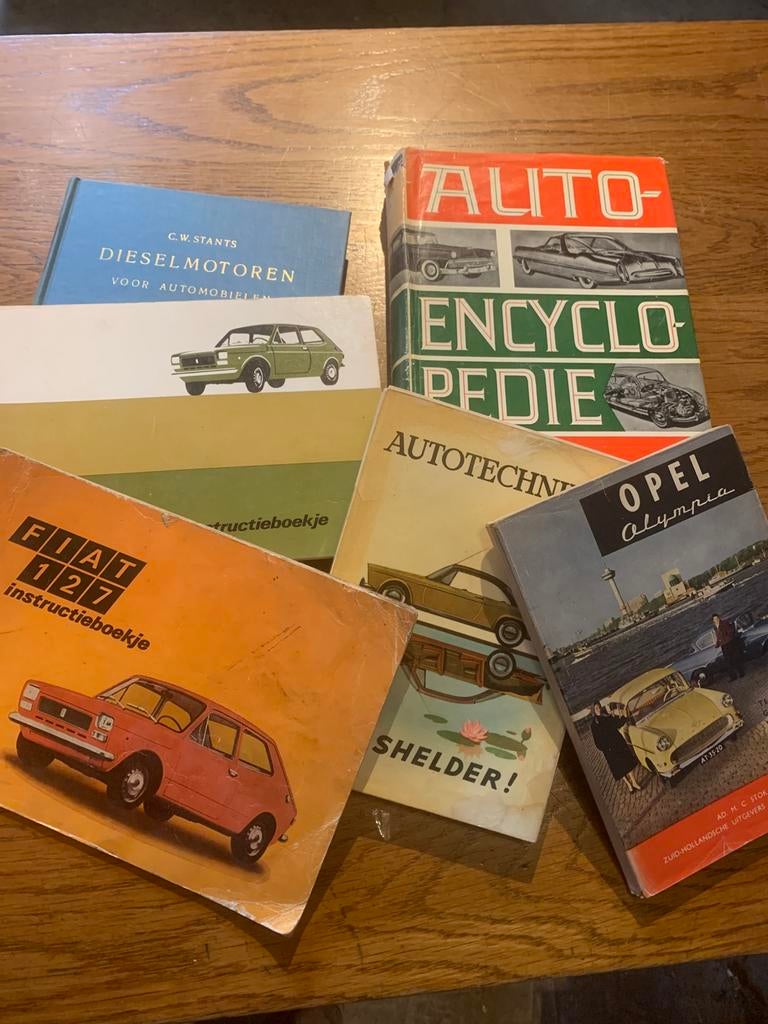 Lotje oude boeken over auto’s en techniek, Ophalen of Verzenden