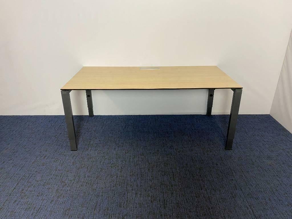 1 x Bureau Gispen, Eiken blad, antraciet onderstel, 180 x 90