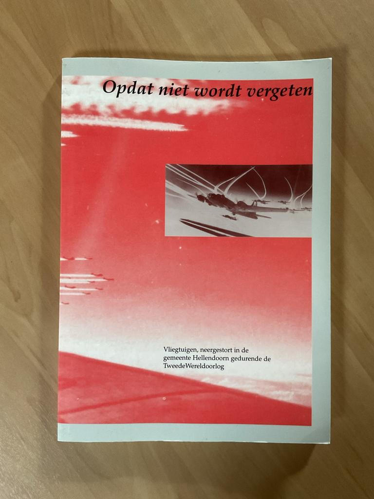 Hellendoorn Vliegtuigen neergestort in de gemeente (2e W.O ), Boeken, Ophalen of Verzenden