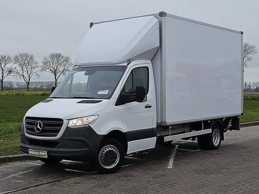 MERCEDES-BENZ SPRINTER 515 bakwagen laadklep!, Auto's, Bestelauto's, Automaat, Gebruikt, Euro 6, Wit
