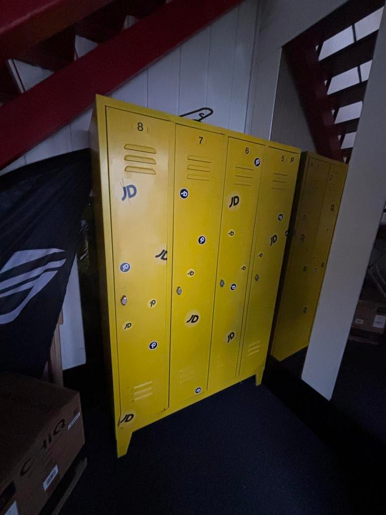 Grote gele locker, Ophalen, Gebruikt