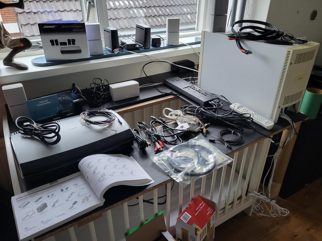 Zeer complete set Bose lifestyle 5.1, 70 watt of meer, Zo goed als nieuw, 5.1-systeem, Dvd-speler