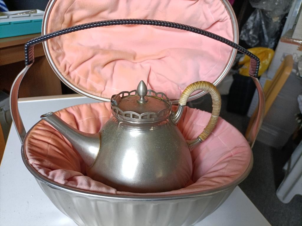 vintage theemuts Metawa met art deco theepot KMD daalderop, Ophalen of Verzenden