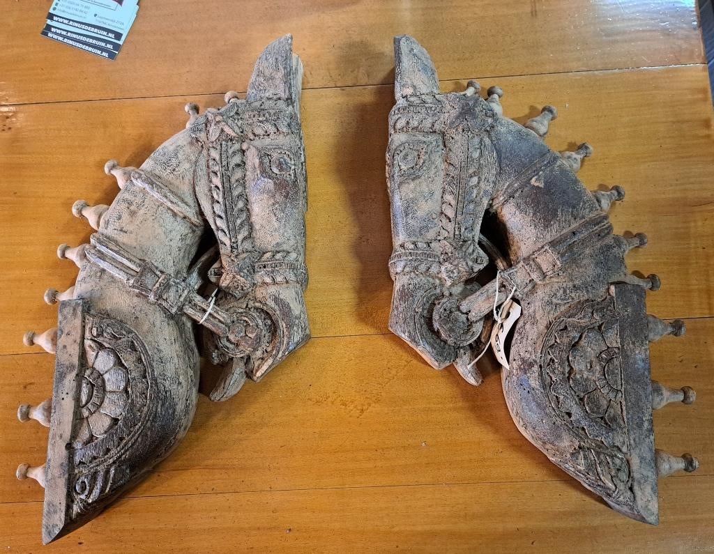 Een stel zeer mooie echte houten paarden hoofden 75 cm hoog, Ophalen
