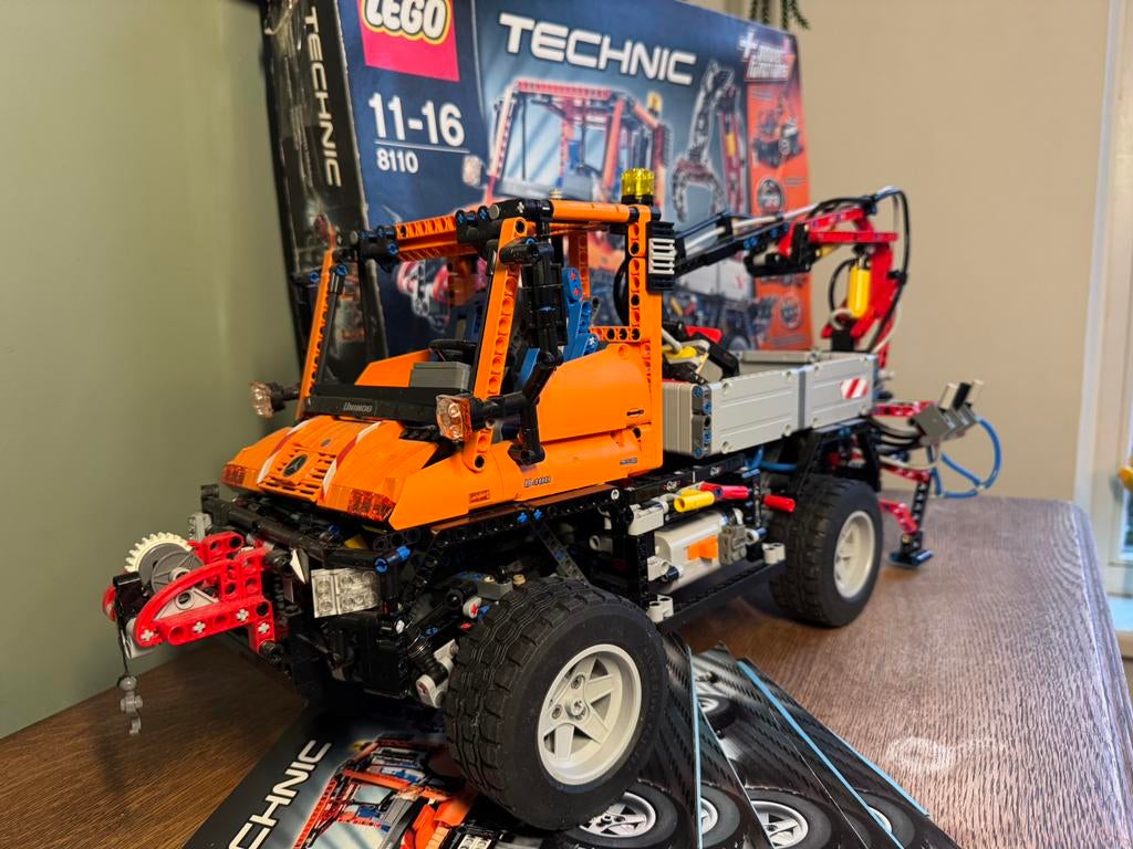 LEGO Technic Unimog U400 8110 in originele doos, Ophalen of Verzenden, Gebruikt, Lego