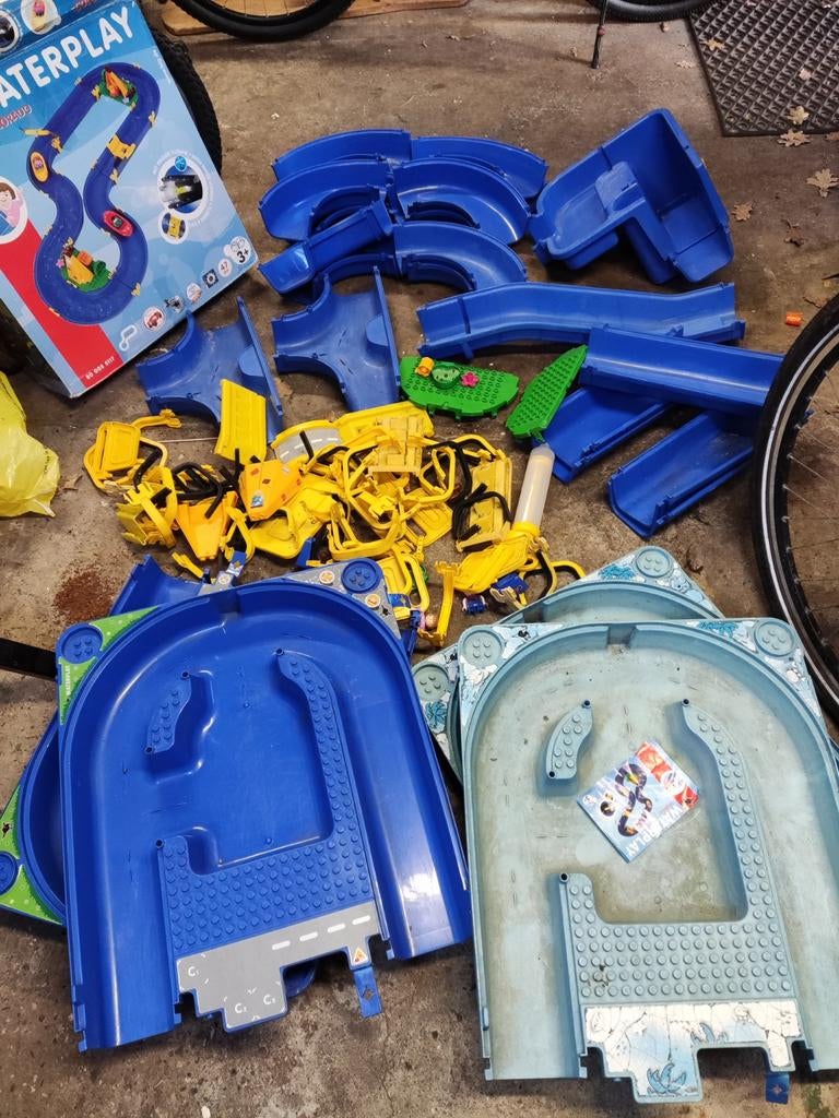 Waterplay Waterbanen, twee banen met extras, Kinderen en Baby's, Speelgoed | Buiten | Los speelgoed, Ophalen, Gebruikt