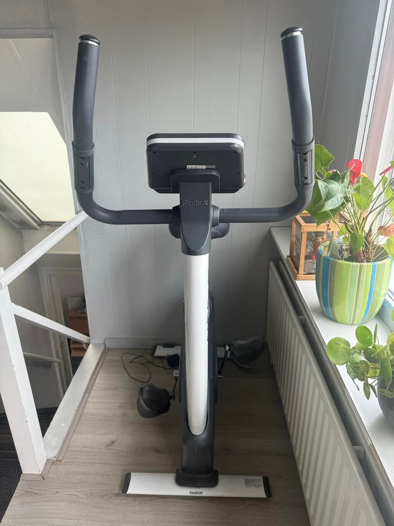 Reebok Hometrainer - Zo goed als nieuw!, Ophalen, Zo goed als nieuw, Metaal, Benen