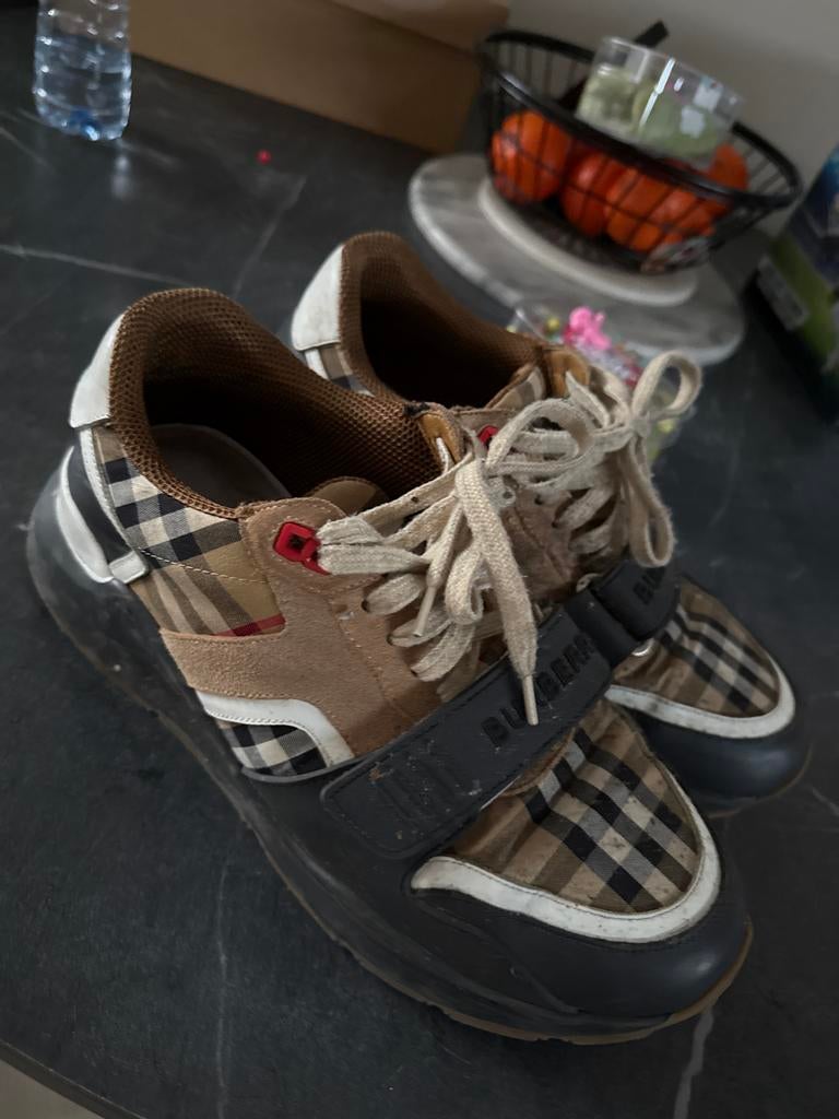 Burberry Sneakers - Maat Onbekend, Ophalen of Verzenden, Gedragen, Bruin, Sneakers of Gympen