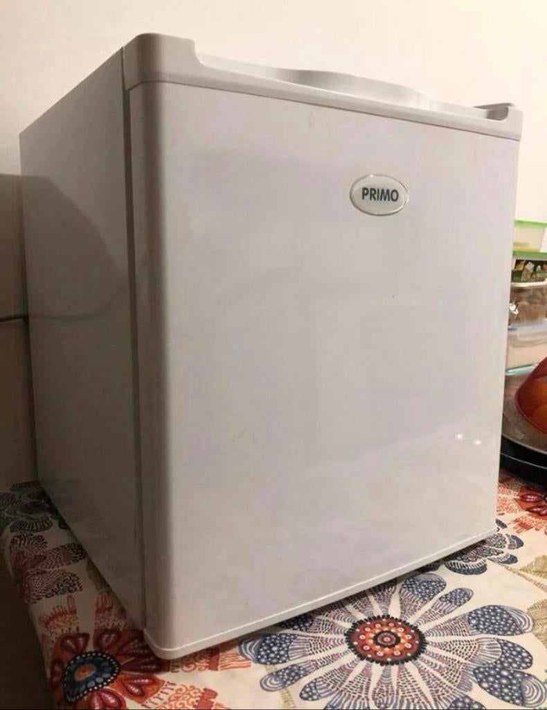 Koelkast merk PRIMO (Z.G.A.N), Witgoed en Apparatuur, Koelkasten en IJskasten, Ophalen, Met vriesvak, Minder dan 45 cm, Minder dan 85 cm