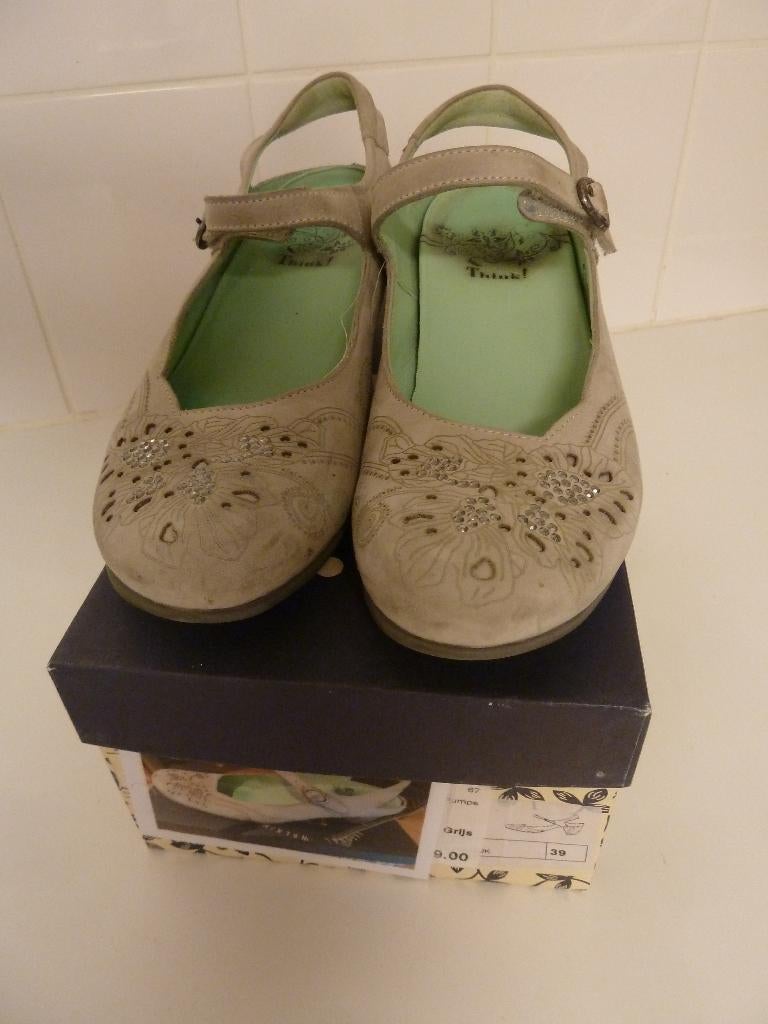 THINK SCHOENEN MAAT 39 NIEUWSTAAT GRIJS, Schoenen met lage hakken, Ophalen of Verzenden, Zo goed als nieuw, Grijs