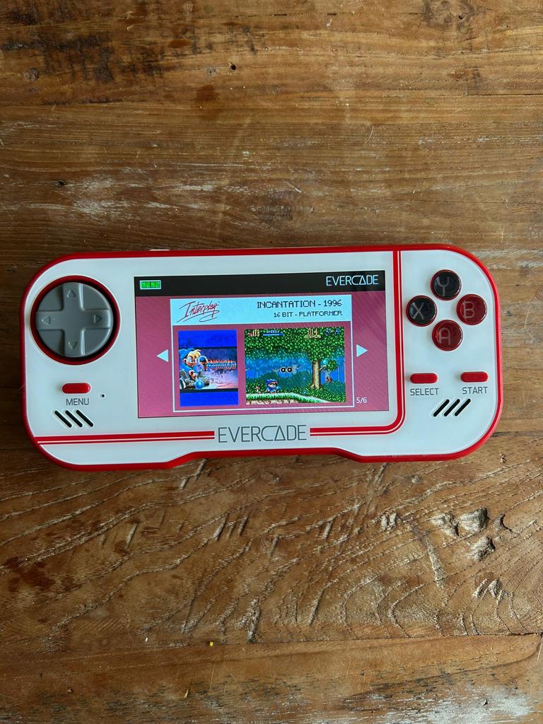 Evercade, 1 speler, Ophalen of Verzenden, Zo goed als nieuw, Vanaf 3 jaar