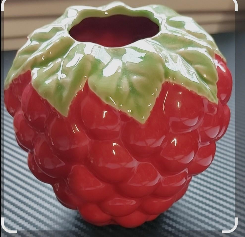 Aardewerk framboos vaasje - Rood, Aardewerk of Porselein, Ophalen of Verzenden, Zo goed als nieuw, Minder dan 50 cm