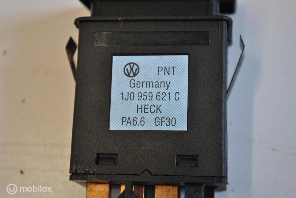 Ruitverwarming knopje Vw Golf IV 1.8-5V 1J0959621C, Auto-onderdelen, Gebruikt, Volkswagen, Ophalen of Verzenden, Volkswagen