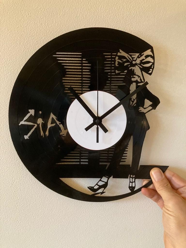 Handgemaakte vinyl LP wandklok – uniek decorstuk (30 cm), Huis en Inrichting, Woonaccessoires | Klokken, Verzenden, Nieuw, Analoog