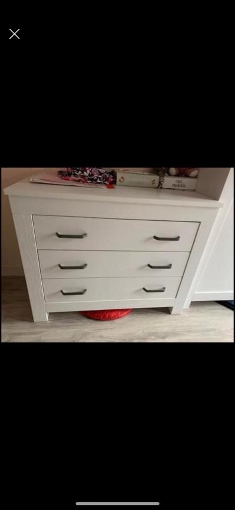 Commode, ledikant en rekje, Ophalen, Zo goed als nieuw, Jongetje of Meisje