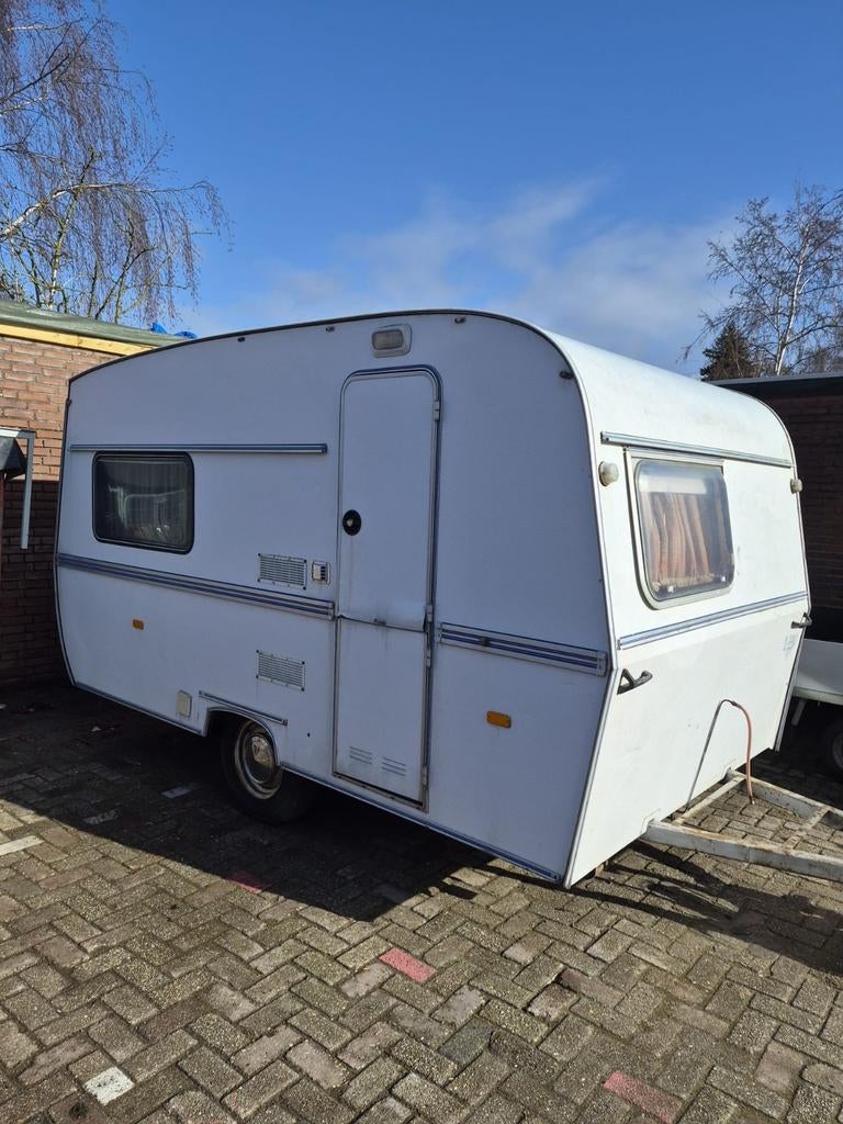 Caravan met lekkage - Opknapper!, Caravans en Kamperen, Standaardzit, 75 kg, Koelkast, 750 - 1000 kg