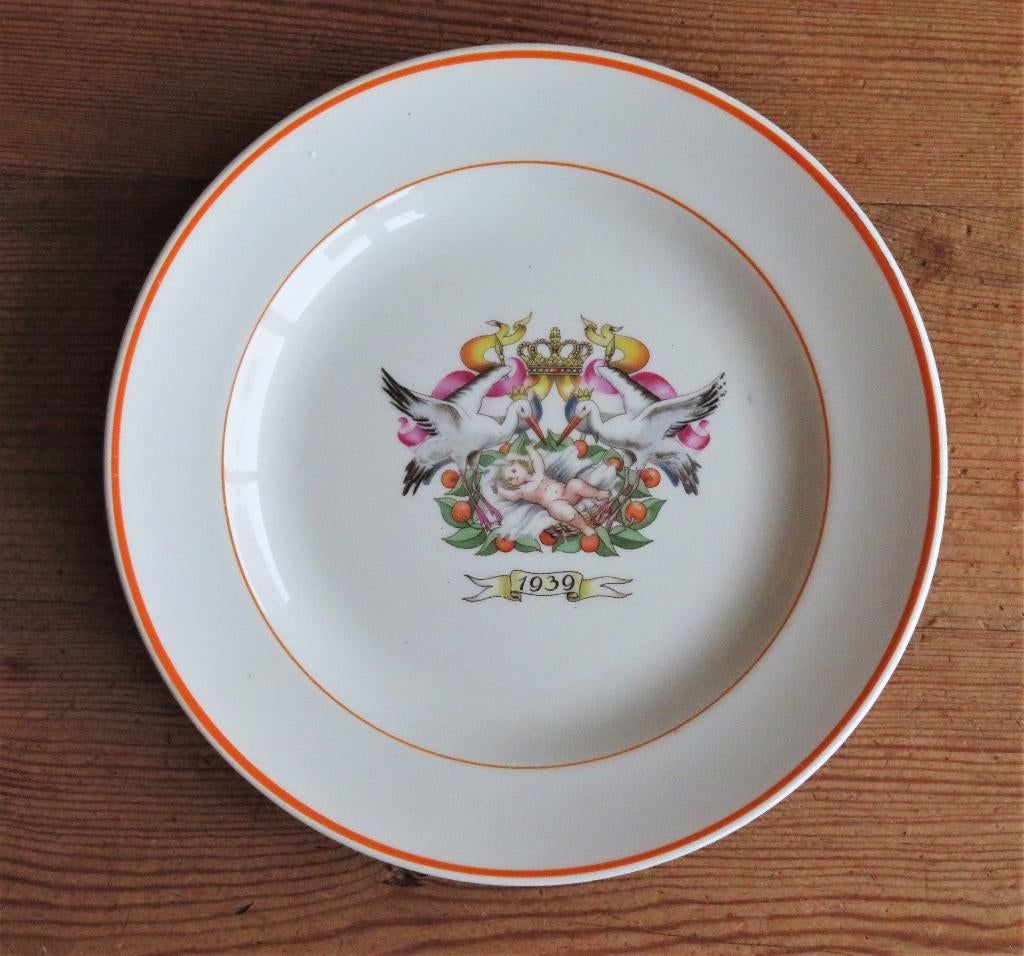 Gedenkbord / geboortebord Prinses Irene 1939 ( Regout ), Verzamelen, Koninklijk Huis en Royalty, Ophalen of Verzenden, Zo goed als nieuw