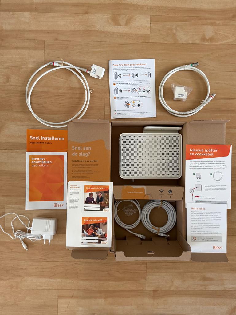 Ziggo wifi modem, Computers en Software, Routers en Modems, Ophalen of Verzenden, Zo goed als nieuw, Router met modem, Ziggo