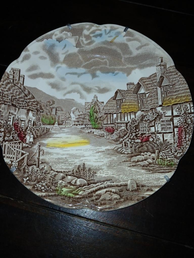 Vintage Johnson Bros decoratief bord met dorpsgezicht, Antiek en Kunst, Antiek | Wandborden en Tegels, Ophalen of Verzenden