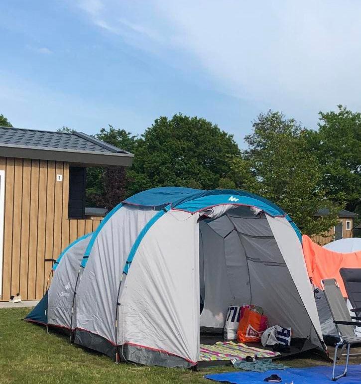 Tent Quechua ARPENAZ FAMILY 4.1 voor 4 personen, Caravans en Kamperen, Ophalen, Zo goed als nieuw, Tot en met 4