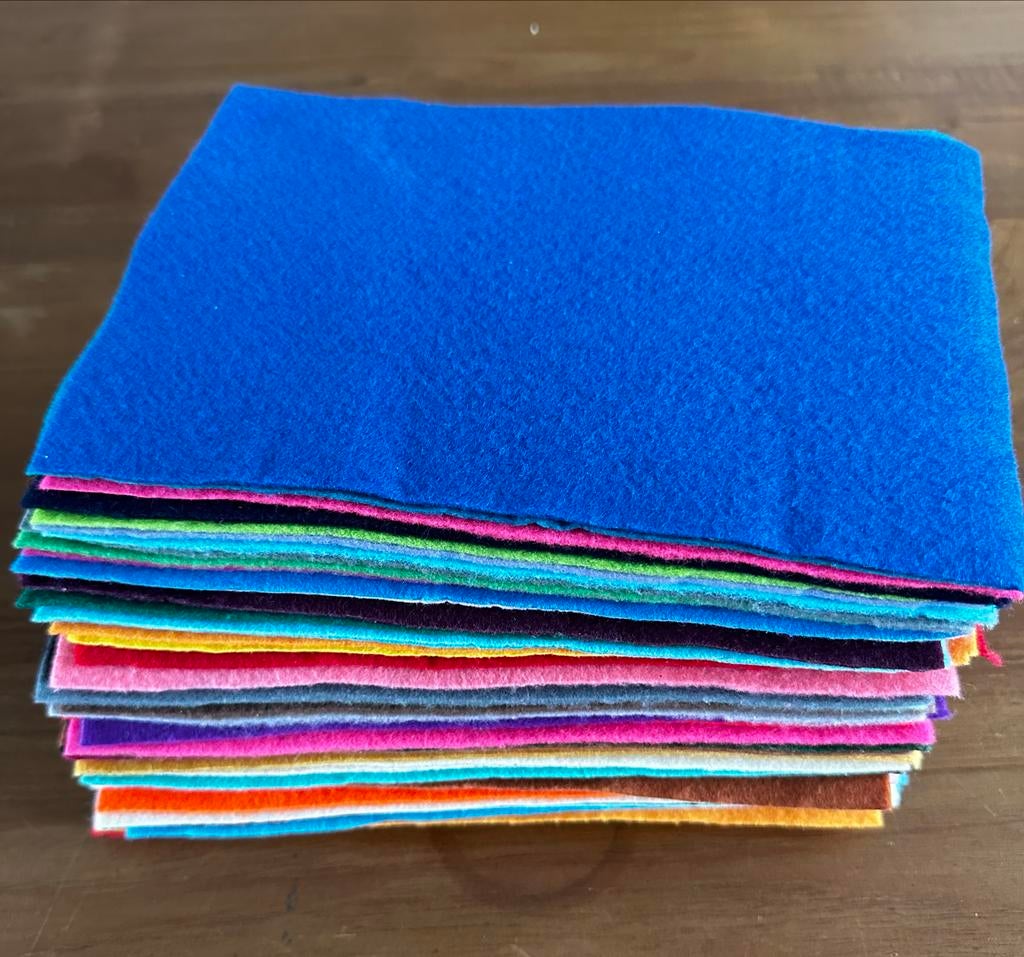 gekleurd vilt 30 kleuren, Ophalen of Verzenden, Gebruikt, Los Vilt