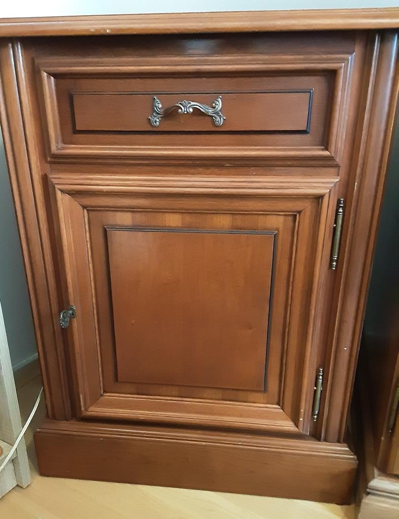 Nachtkastje kersenhout, Huis en Inrichting, Slaapkamer | Nachtkastjes, Ophalen