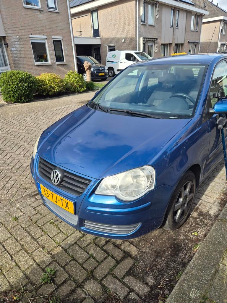 Volkswagen Polo 1.4 16V 59KW 2006 Blauw, Auto's, Voorwielaandrijving, 40 €/maand, 4 cilinders, Blauw