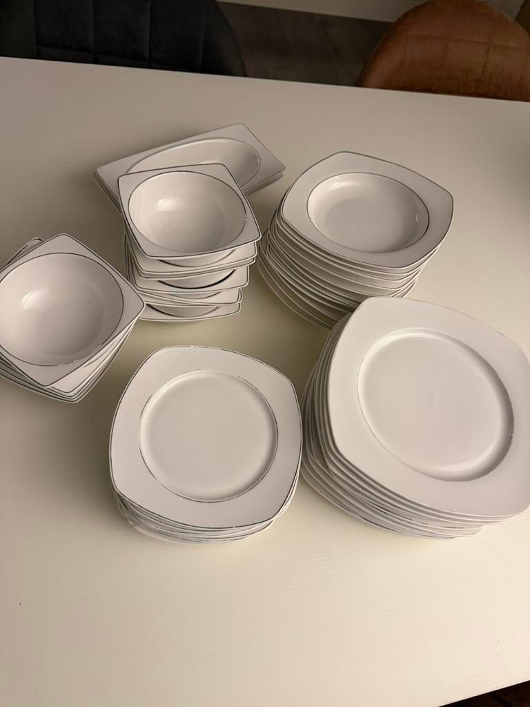 Dinerservies 12 pers. - Dynasty Porselein met zilverrand, Huis en Inrichting, Ophalen, Gebruikt, Effen, Porselein