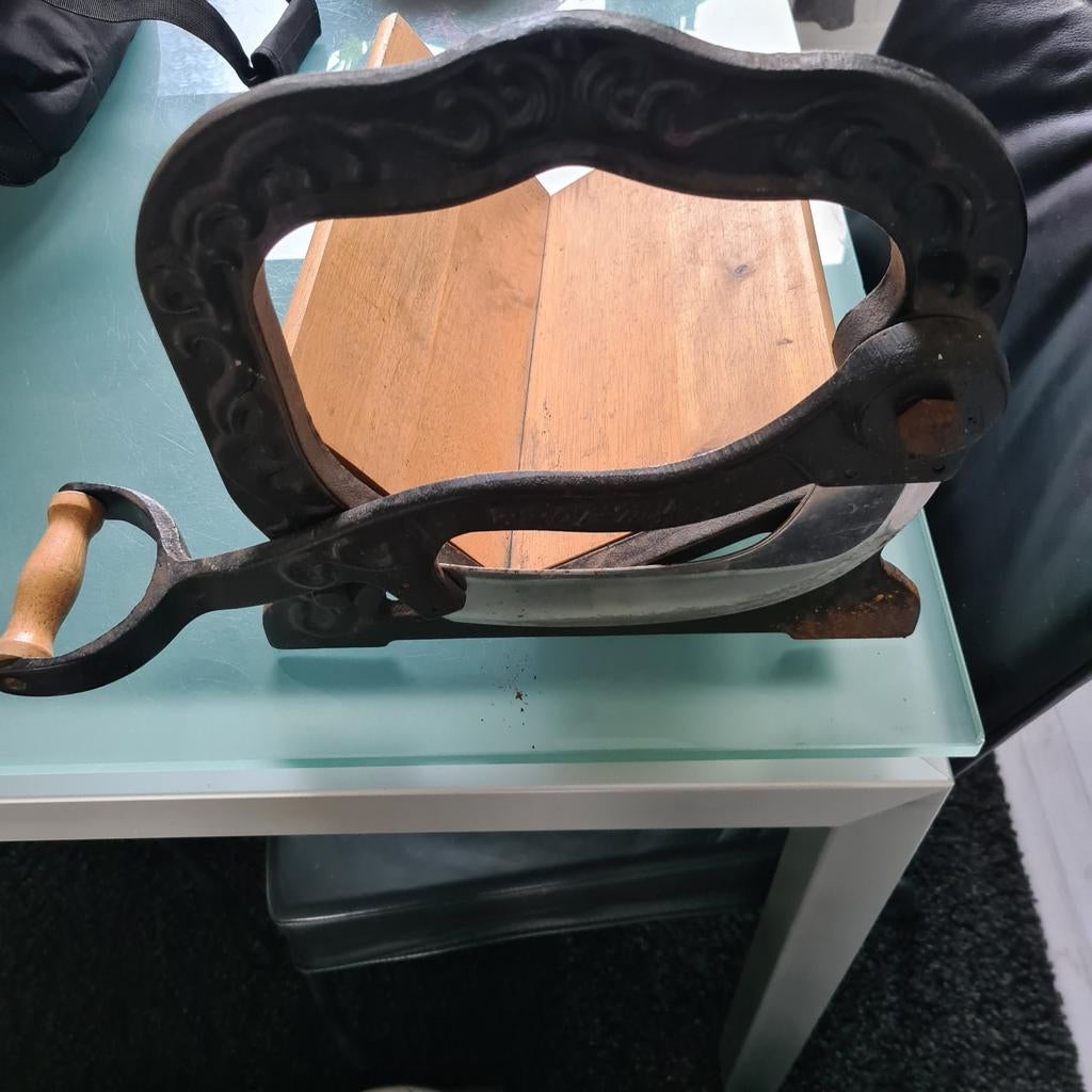 Antieke broodsnijder, Ophalen of Verzenden