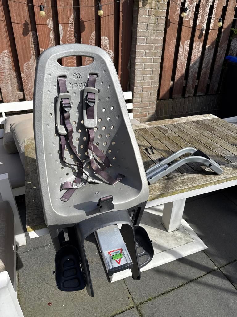 Yepp fietsstoeltje achter, Fietsen en Brommers, Fietsaccessoires | Fietsstoeltjes, Ophalen, Achterzitje, 9 t/m 36 kg, Gebruikt