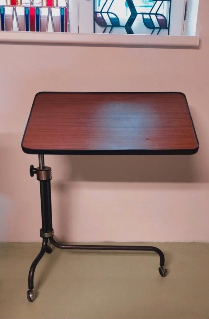 Vintage rolbare bijzettafel / bedtafel / plantentafel, Ophalen, Gebruikt, 55 tot 75 cm, Vintage retro