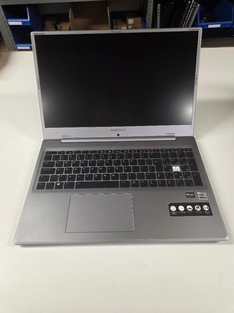 Medion Akoya S17403 - i5 - 240GB SSD - 8GB - 17,3", Gebruikt, 2 tot 3 Ghz, Qwerty, 8 GB