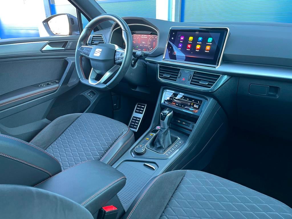 Seat TARRACO 1.4 TSI e-Hybrid PHEV 245pk FR | Panoramadak |, Stof, 4 cilinders, Adaptive Cruise Control, Zwart