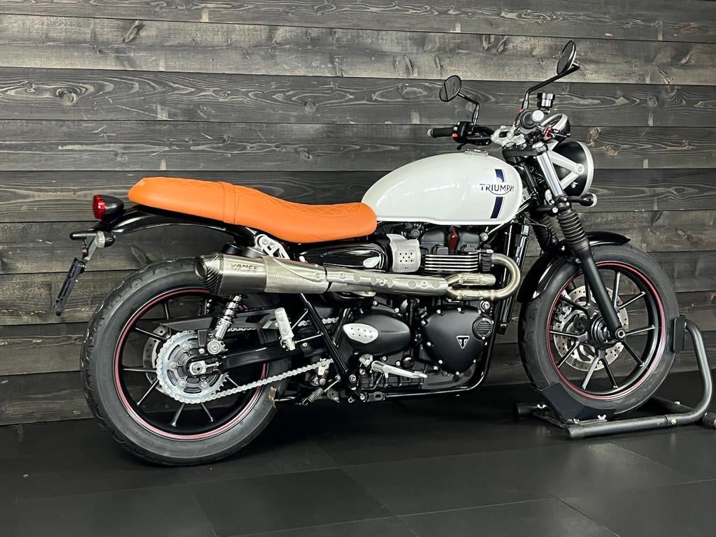 Triumph STREET TWIN CUSTOM (bj 2020), Bedrijf, 900 cc, Meer dan 35 kW, Naked bike