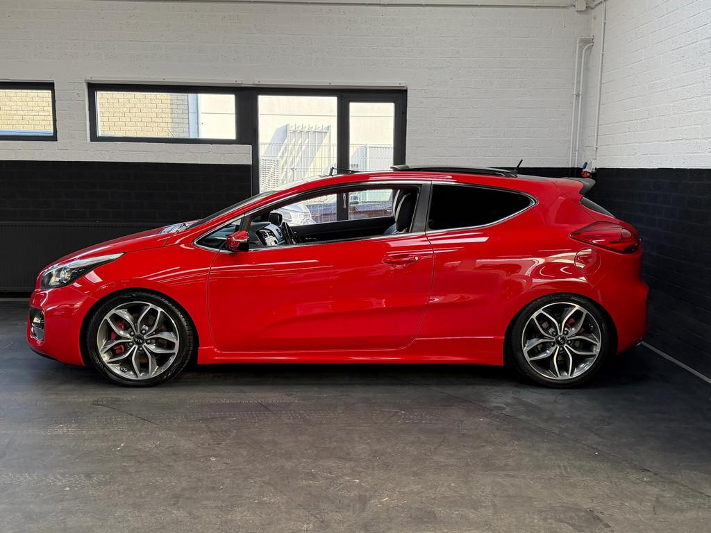 Kia Pro_cee'd 1.6 T-GDi GT | 204PK | Pano | Alcantara | Stoe, Voorwielaandrijving, Gebruikt, 4 cilinders, 14 km/l