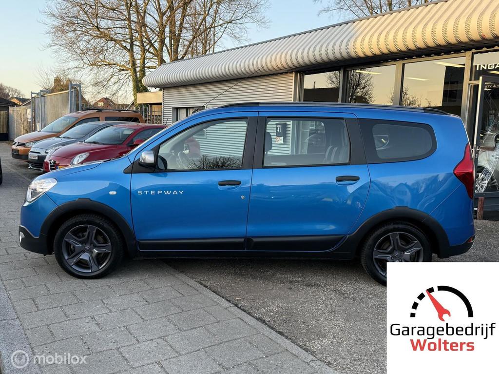 Dacia Lodgy 1.2 TCe Stepway CRUISE NAVI CAMERA PARK.SENS., Voorwielaandrijving, Stof, Gebruikt, Zwart