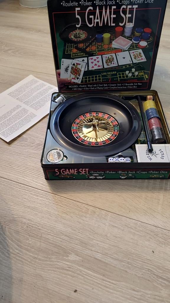 Casino 5 in een game set, Hobby en Vrije tijd, Gezelschapsspellen | Overige, Vijf spelers of meer, Ophalen, Nieuw