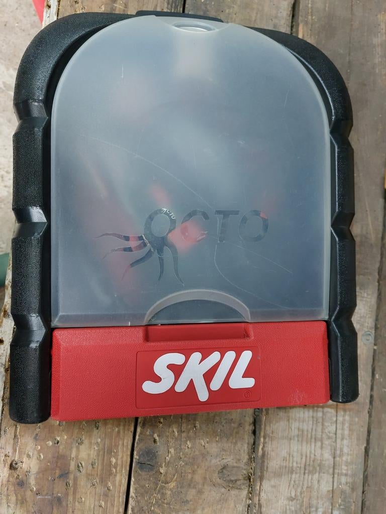 Skil handpalmschuurmachine met accessoires en schuurpapier, Doe-het-zelf en Verbouw, Gereedschap | Schuurmachines, Ophalen of Verzenden
