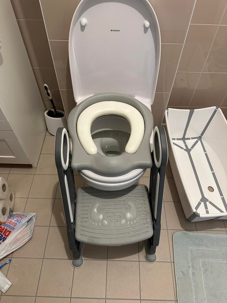 Afneembare wc-bril met trapje - Potje training, Ophalen, Zo goed als nieuw