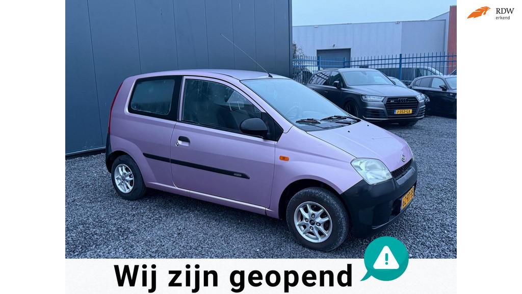 Daihatsu Cuore 1.0-12V Kyoto APK!ZUINIG!LAGE KM!, Auto's, Daihatsu, Voorwielaandrijving, Stof, Zwart, 18 €/maand