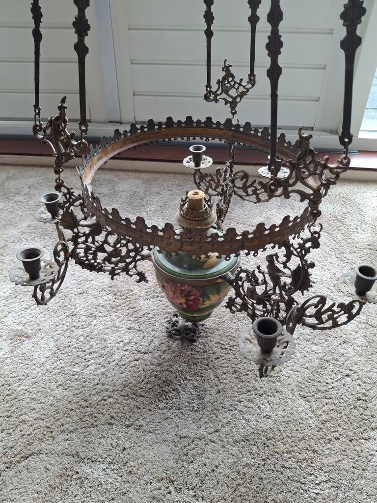 Antieke kroonluchter met sierlijke details en bloemmotief, Ophalen, Gebruikt, Overige materialen, Klassiek, Antiek, Barok