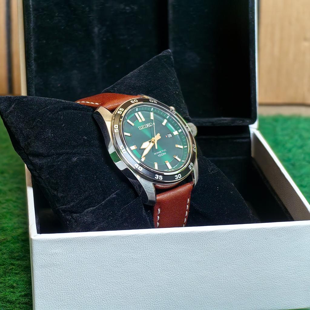 Seiko Basic SKA791P1 Herenhorloge - In Nette Staat, Seiko, Zo goed als nieuw, Support@seiko.com, 5-11, Akasaka 2-chome
Minato-ku, Tokyo 107-0052
Japan