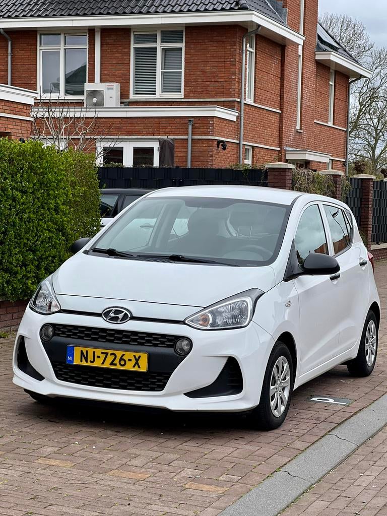 Hyundai i10 1.0 i-Motion(2017)-Dealer onderhouden-ApplePlay, Auto's, Voorwielaandrijving, 31 €/maand, 4 stoelen, Wit