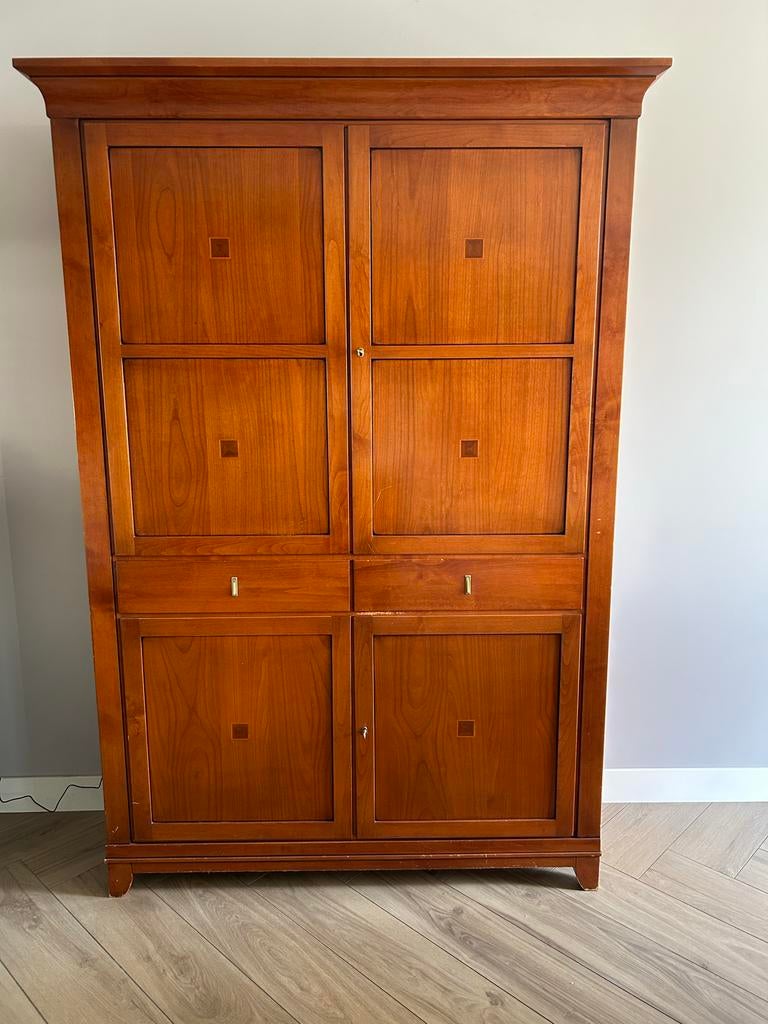 Kersenhouten kast - 137x213x43 cm, Ophalen, Gebruikt