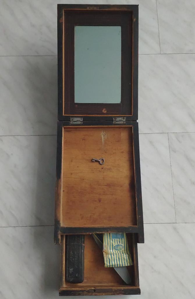 Antieke scheerkist met oa BIRR scheermes scheerdoos, Ophalen